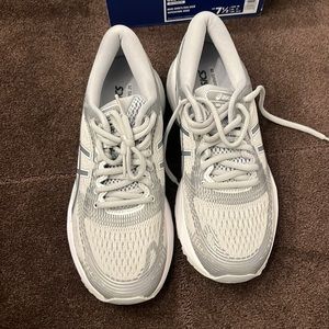 New in box ASICS sneakers size 7.5